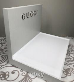 GUCCI Display OFFICIAL DEALER LOGO PLAQUE IN WHITE PLEXIGLASS Silver GUCCI