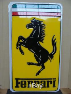 Insegna Ferrari Cartello Usato In Materiale Plastico Old Sign