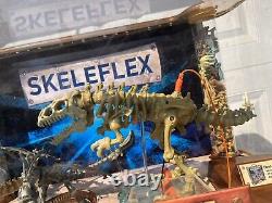 Skeleflex Dinosaur Alien Store Display Toy Dino Creature Construction Toys