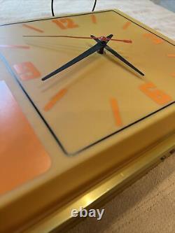 VTG U Haul Store Display Lighted Clock Sign Advertising Moving Made Easier AS IS