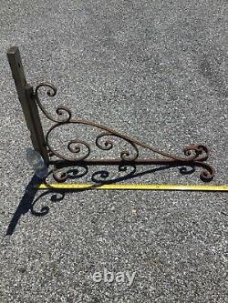 Vintage Cast Iron Metal Sign Bracket Flange Arrow Point Store Display corner