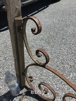 Vintage Cast Iron Metal Sign Bracket Flange Arrow Point Store Display corner