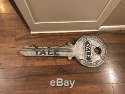 Yale 32 Big Metal Key Store Display Locksmith Sign Hanging Mount Stamford Conn