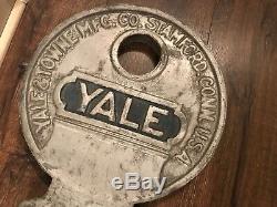 Yale 32 Big Metal Key Store Display Locksmith Sign Hanging Mount Stamford Conn