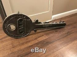 Yale 32 Big Metal Key Store Display Locksmith Sign Hanging Mount Stamford Conn